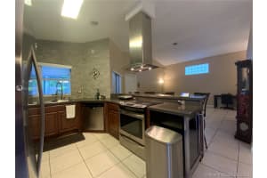 372 NW 107th Ave, Pembroke Pines, FL 33026, Sold 08/30/21