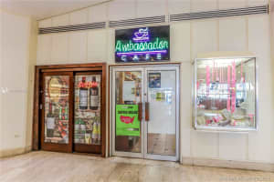 825 Brickell Bay Dr, Miami, FL 33131, Sold 11/19/21