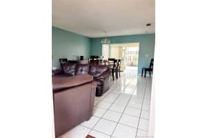 366 NW 114th Ave, Miami, FL 33172, Sold 09/30/21
