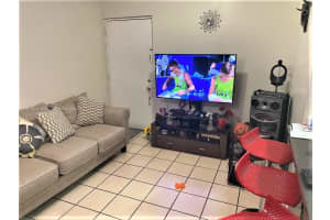 810 SW 129th Pl, Miami, FL 33184, Sold 05/06/22