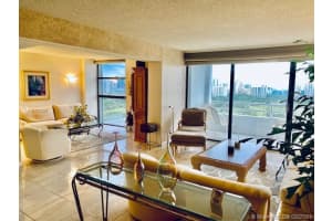 20225 NE 34th Ct, Miami, FL 33180, Sold 10/15/21