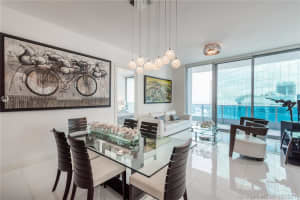 200 Biscayne Blvd Way, Miami, FL 33131, Sold 03/16/22