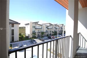 10449 NW 82nd St, Doral, FL 33178, Sold 10/27/21