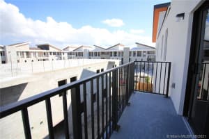 10449 NW 82nd St, Doral, FL 33178, Sold 10/27/21