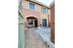 777 SW 107th Ave, Pembroke Pines, FL 33025, Sold 10/22/21