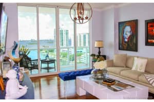 7900 Harbor Island Dr, North Bay Village, FL 33141, Sold 10/05/21