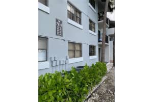 7210 NW 179th St, Hialeah, FL 33015, Sold 09/27/21