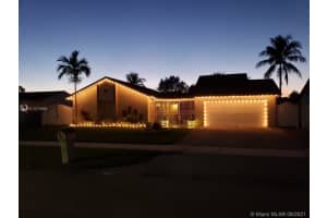 19360 NW 57th Ct, Hialeah, FL 33015, Sold 12/03/21
