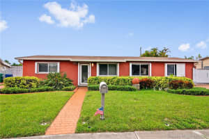 7910 NW 179th St, Hialeah, FL 33015, Sold 10/15/21