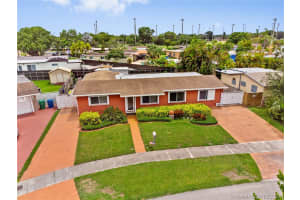 7910 NW 179th St, Hialeah, FL 33015, Sold 10/15/21