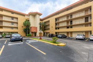 8895 Fontainebleau Blvd, Doral, FL 33172, Sold 02/15/22