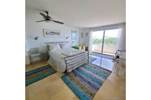 465 Ocean Dr, Miami Beach, FL 33139, Sold 09/10/21