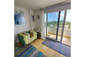 465 Ocean Dr, Miami Beach, FL 33139, Sold 09/10/21