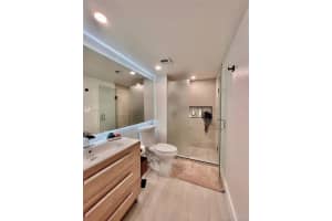 2821 NE 163rd St #5m, Miami, FL 33160, Sold 11/23/21