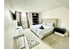 2821 NE 163rd St #5m, Miami, FL 33160, Sold 11/23/21