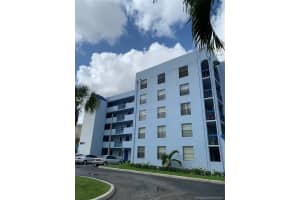 9440 Fontainebleau Blvd, Miami, FL 33172, Sold 01/05/22