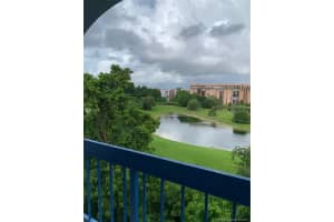 9440 Fontainebleau Blvd, Miami, FL 33172, Sold 01/05/22