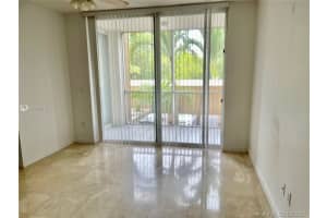 9805 NW 52nd St, Doral, FL 33178, Sold 10/12/21