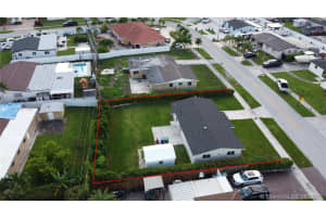 8010 NW 175th St, Hialeah, FL 33015, Sold 10/14/21