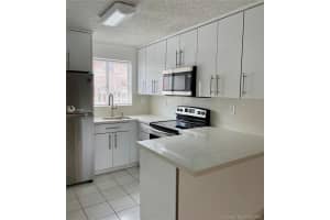8084 NW 10th St, Miami, FL 33126, Sold 09/22/21