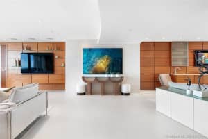 400 Alton Rd, Miami Beach, FL 33139, Sold 10/07/21