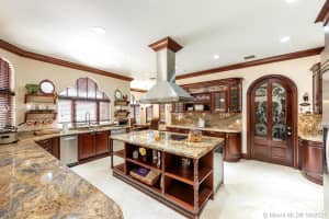 15525 NW 83rd Ct, Hialeah, FL 33016, Sold 10/11/21