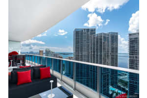 200 Biscayne Blvd Way, Miami, FL 33131, Sold 06/09/22