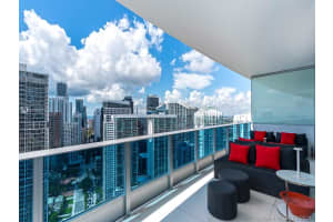 200 Biscayne Blvd Way, Miami, FL 33131, Sold 06/09/22