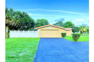 720 SW 44th Ave, Plantation, FL 33317, Sold 12/03/21
