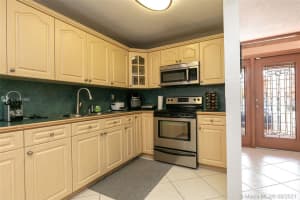 4221 W 10th Ct, Hialeah, FL 33012, Sold 10/08/21