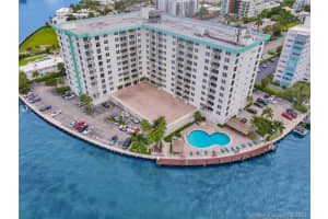 10350 W Bay Harbor Dr #7c, Miami Beach, FL 33154, Sold 10/20/21