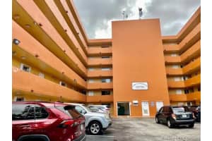 2735 W 52nd St, Hialeah, FL 33016, Sold 11/15/21