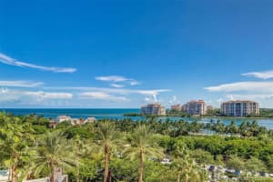 300 South Pointe Dr, Miami Beach, FL 33139, Sold 05/06/22