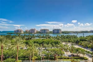 300 South Pointe Dr, Miami Beach, FL 33139, Sold 05/06/22