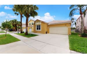 371 NW 156th Ln, Pembroke Pines, FL 33028, Sold 09/17/21
