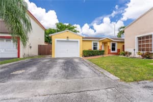 19806 NW 65th Ct, Hialeah, FL 33015, Sold 09/17/21