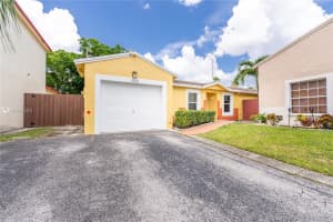 19806 NW 65th Ct, Hialeah, FL 33015, Sold 09/17/21
