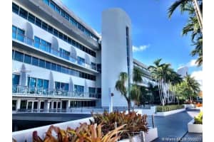 2950 NE 188th St, Miami, FL 33180, Sold 01/14/22