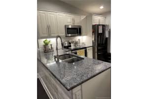 6499 NW 197th Ln, Hialeah, FL 33015, Sold 10/05/21