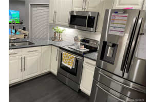 6499 NW 197th Ln, Hialeah, FL 33015, Sold 10/05/21