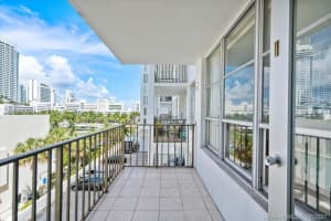 4101 Pine Tree Dr, Miami Beach, FL 33140, Sold 12/08/21