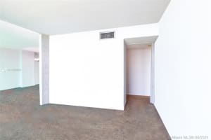 2500 NE 135th St B406, North Miami, FL 33181, Sold 09/27/21