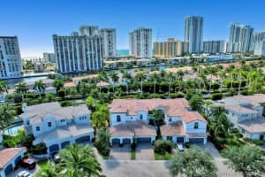 824 Spinnaker Dr E, Hollywood, FL 33019, Sold 10/19/21