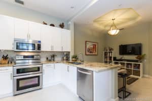 824 Spinnaker Dr E, Hollywood, FL 33019, Sold 10/19/21
