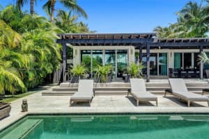970 S Shore Dr, Miami Beach, FL 33141, Sold 05/11/22