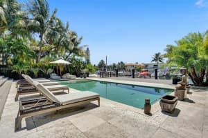 970 S Shore Dr, Miami Beach, FL 33141, Sold 05/11/22