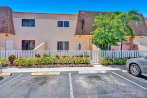 8090 NW 13th St, Margate, FL 33063, Sold 10/08/21