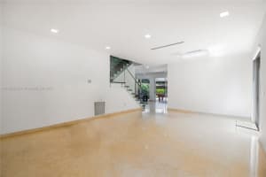 11061 NW 72nd Terrace, Doral, FL 33178, Sold 04/13/22