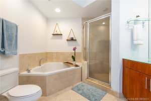 315 NE 3rd Ave, Fort Lauderdale, FL 33301, Sold 10/14/21
