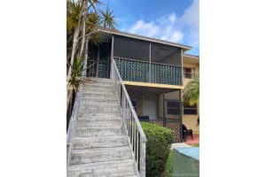 15619 SW 73rd Cir Terrace, Miami, FL 33193, Sold 10/20/21